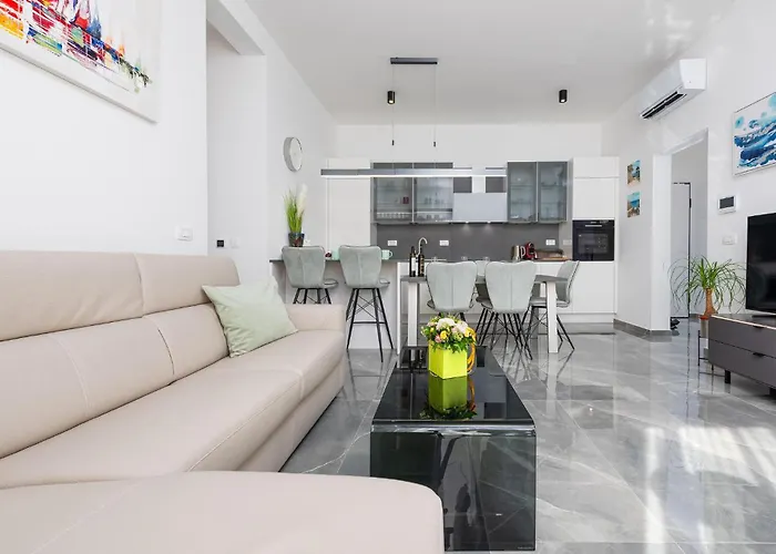 Apartment 2 Bedroom Gorgeous In Zadar