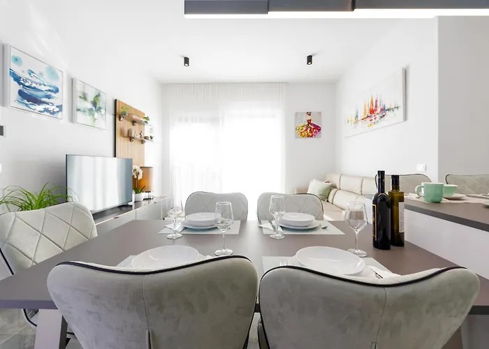 2 Bedroom Gorgeous In *