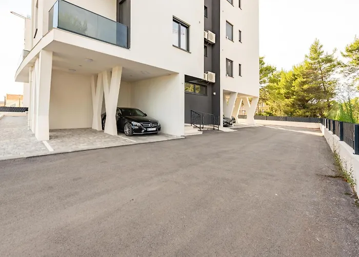 2 Bedroom Gorgeous In Lägenhet *