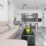 Διαμέρισμα 2 Bedroom Gorgeous In Ζαντάρ