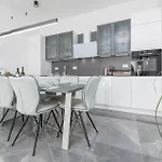 Διαμέρισμα 2 Bedroom Gorgeous In