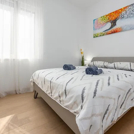 2 Bedroom Gorgeous In Zadar