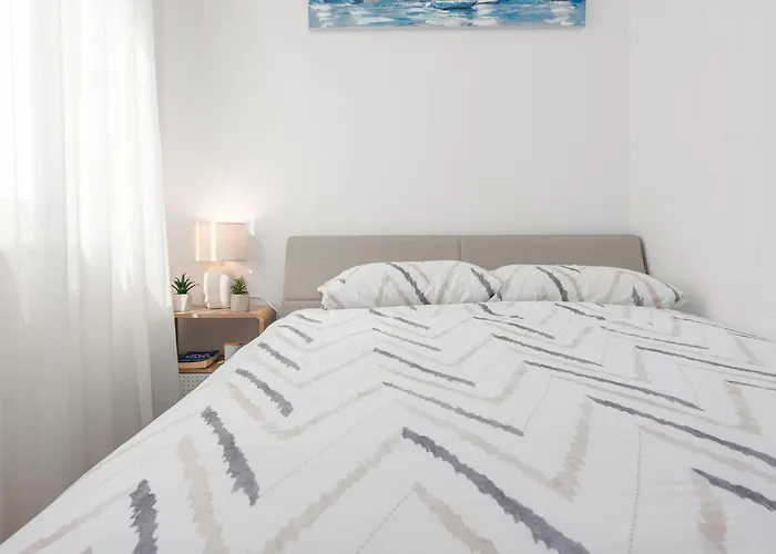 2 Bedroom Gorgeous In * זאדאר