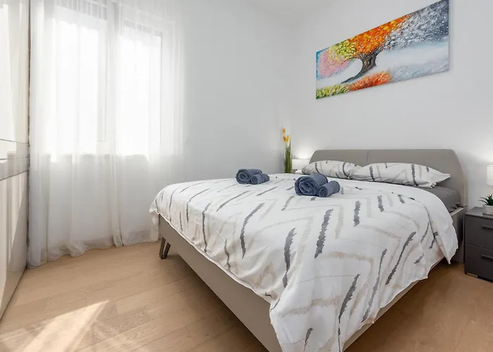 2 Bedroom Gorgeous In Zadar