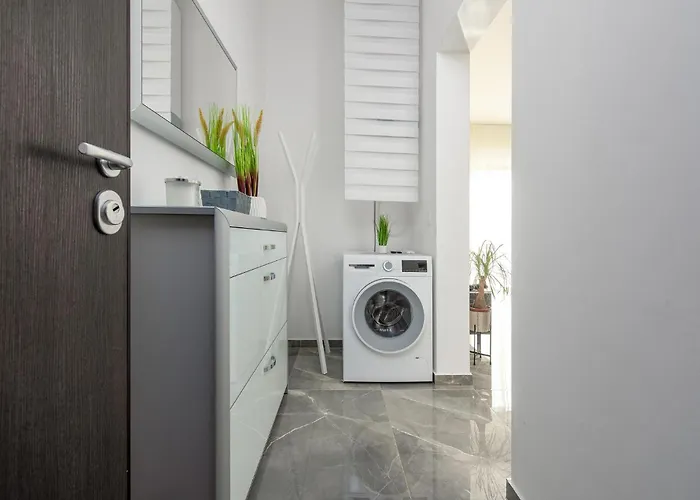 2 Bedroom Gorgeous In