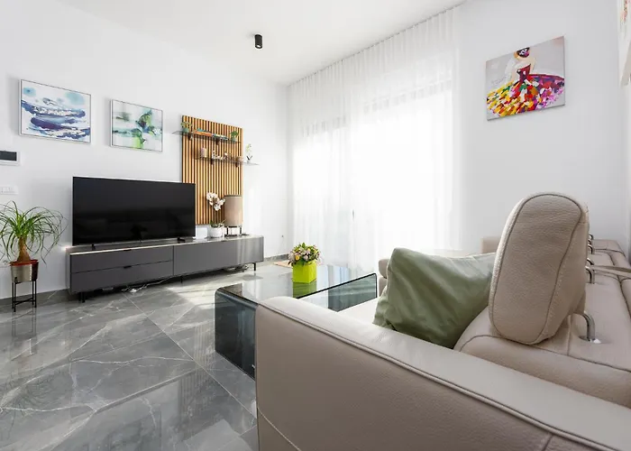 2 Bedroom Gorgeous In Zadar