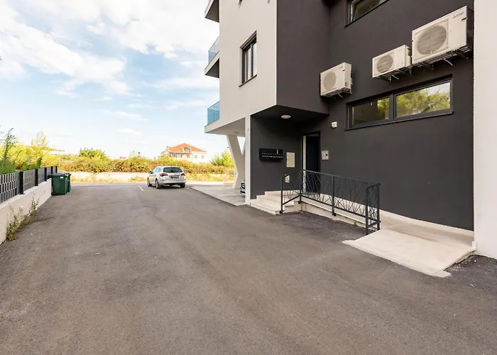 2 Bedroom Gorgeous In